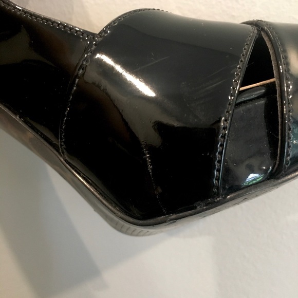 Guess Black Patent Leather Open Toe high heel - Picture 6 of 6